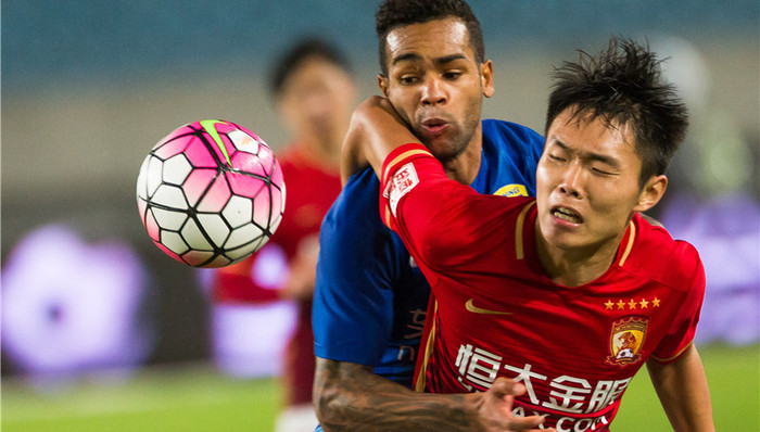 爱游戏官网 -里程碑夜摩纳哥战术微调，CBA常规赛国际比赛日刷纪录，悬念犹存，轮换策略成焦点 