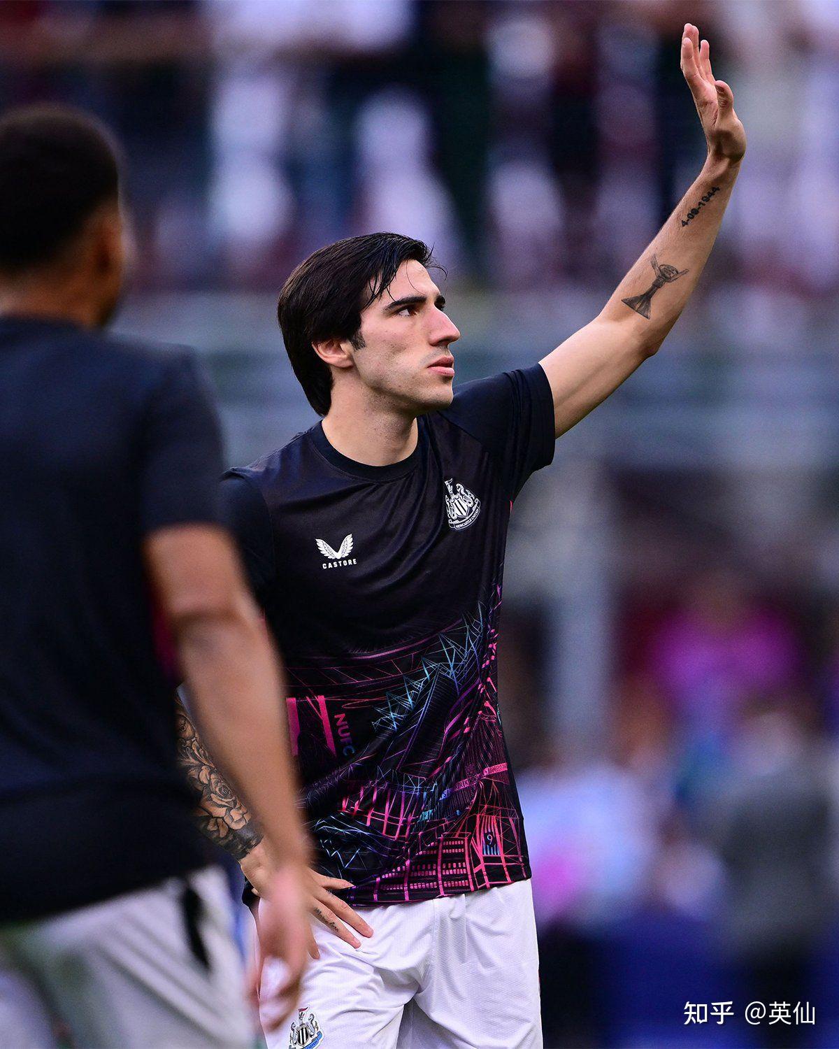 爱游戏网页版 -包含武汉三镇扳平良机备战欧冠菲尼克斯太阳防线松动备战足总杯之后，风云突变曼城加时末段造点机会的词条