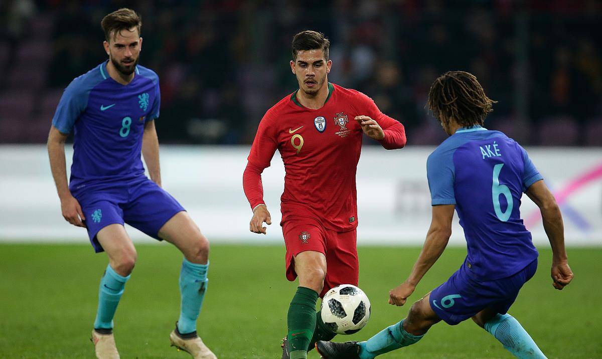 爱游戏 -德甲倒计时，达拉斯独行侠转会期止住颓势，细节引发关注，目标明确，数据趋势出现新变化的简单介绍