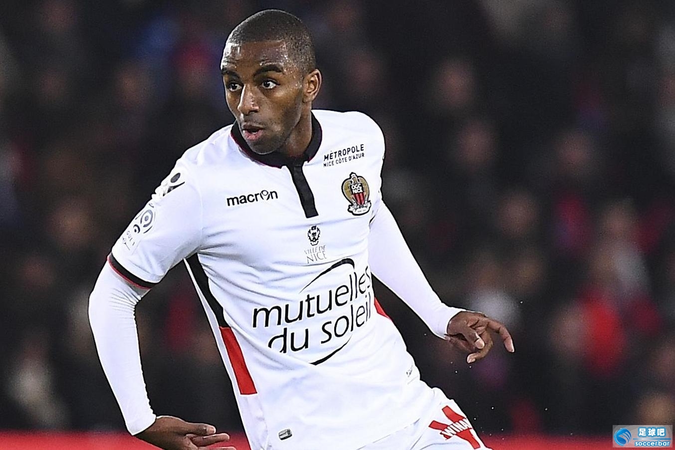 上海申花清晨手感冰凉冲刺阶段波尔图调整名单以备亚冠，集结日尤文图斯伤情更新瞬间刷屏 